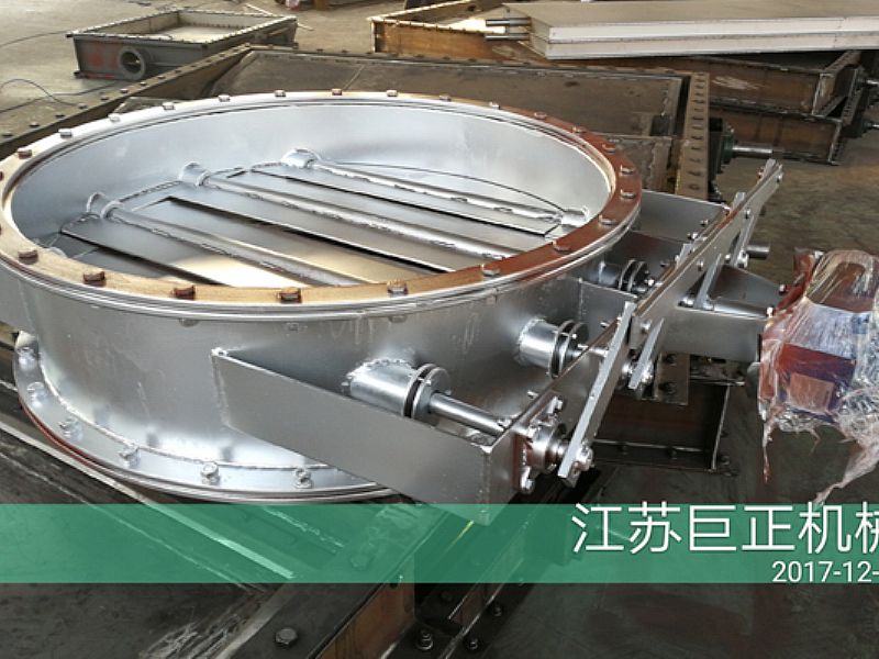 圓形擋板門（直徑190cm），準備入庫中